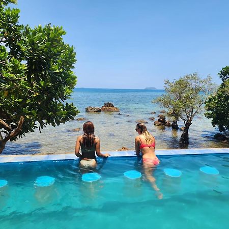 Cocovana Beach Resort (Adults Only) Busuanga Bagian luar foto