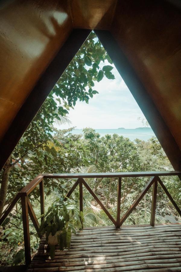 Cocovana Beach Resort (Adults Only) Busuanga Bagian luar foto