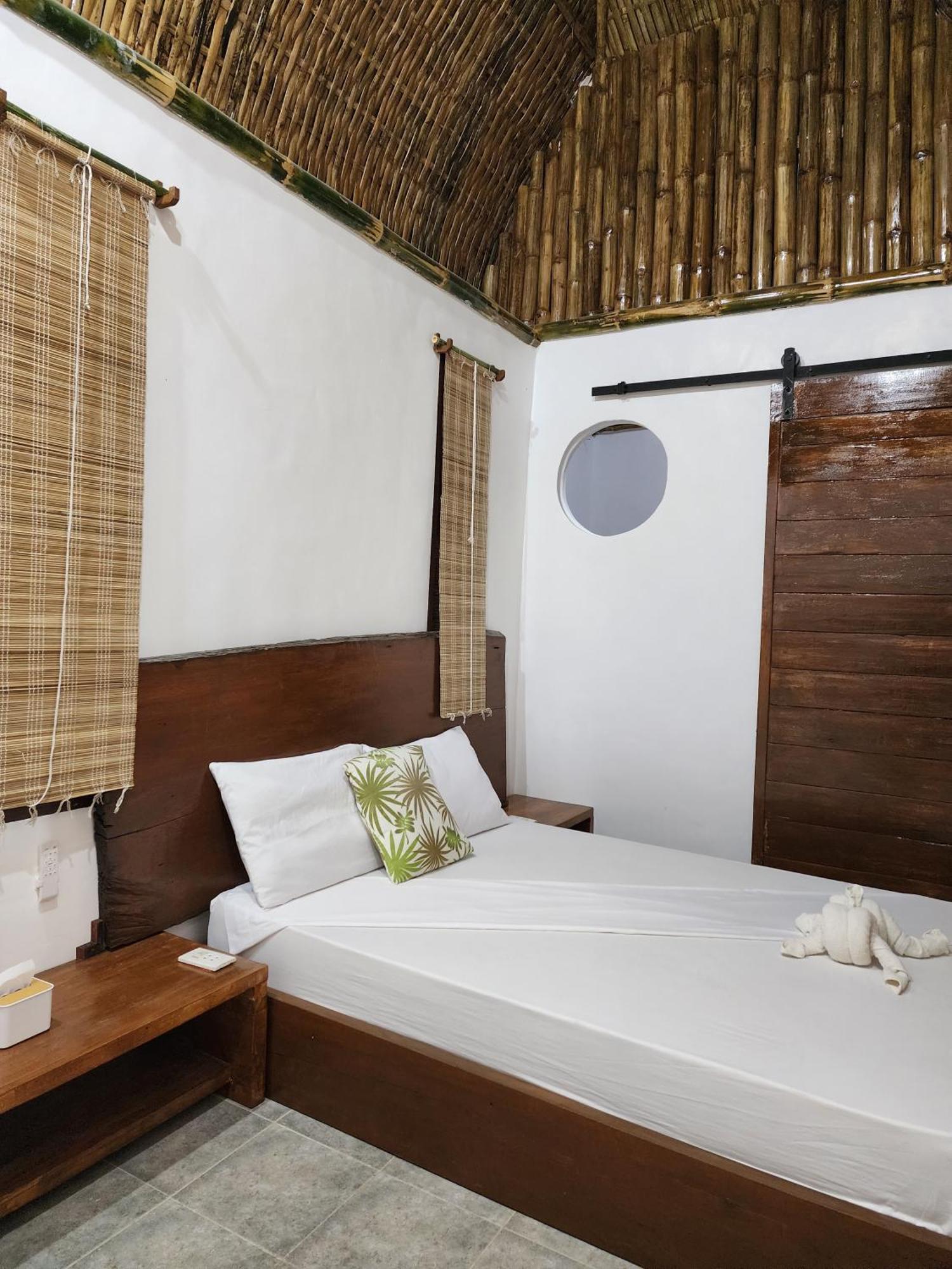 Cocovana Beach Resort (Adults Only) Busuanga Bagian luar foto