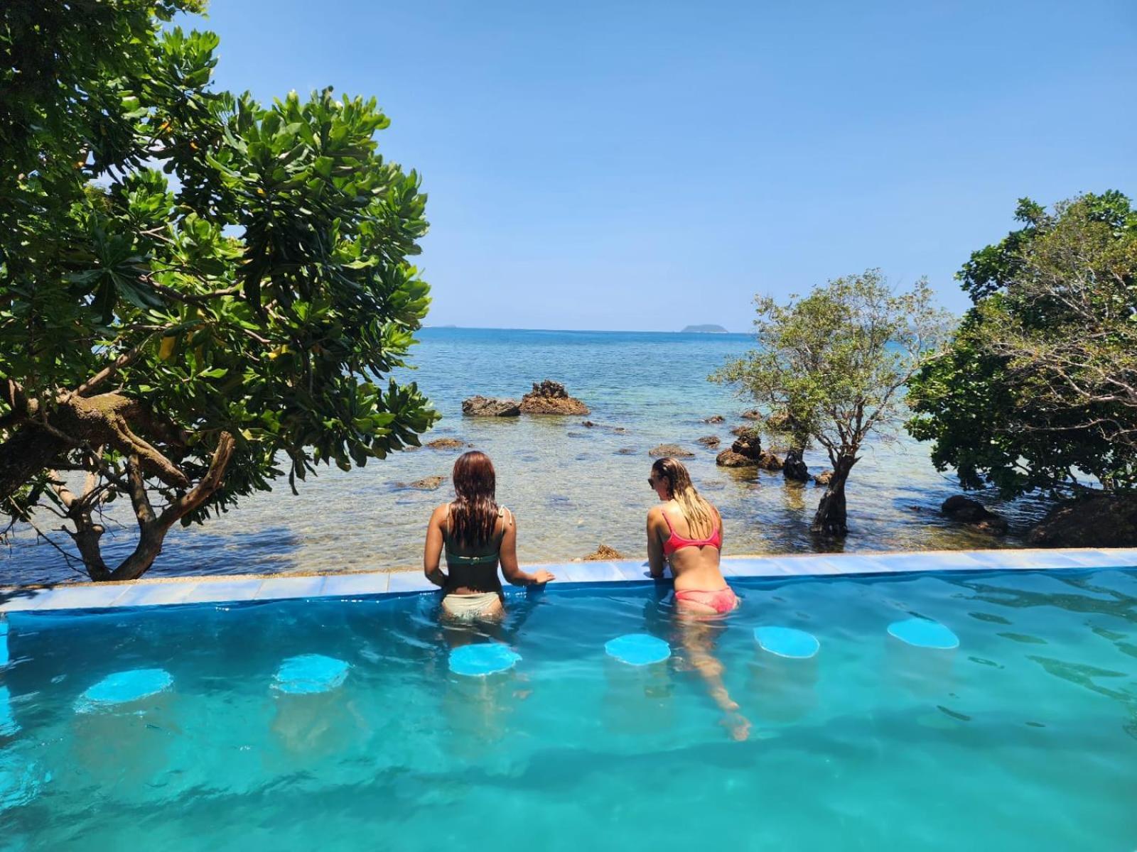 Cocovana Beach Resort (Adults Only) Busuanga Bagian luar foto